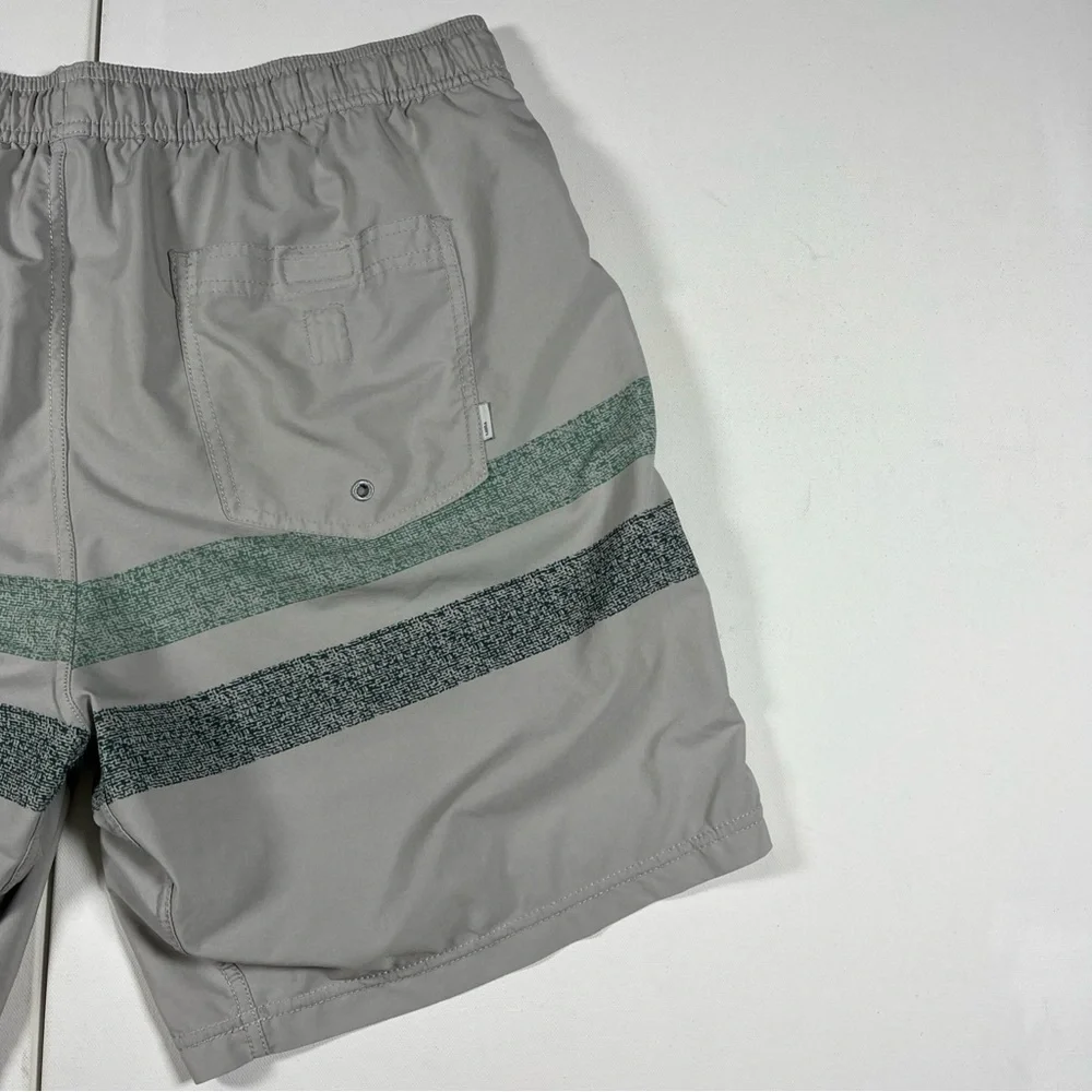 Vuori Kore Shorts Lined Drawstring Running Gym Stretch Gray Striped 8” Men’s XL - Picture 10 of 13